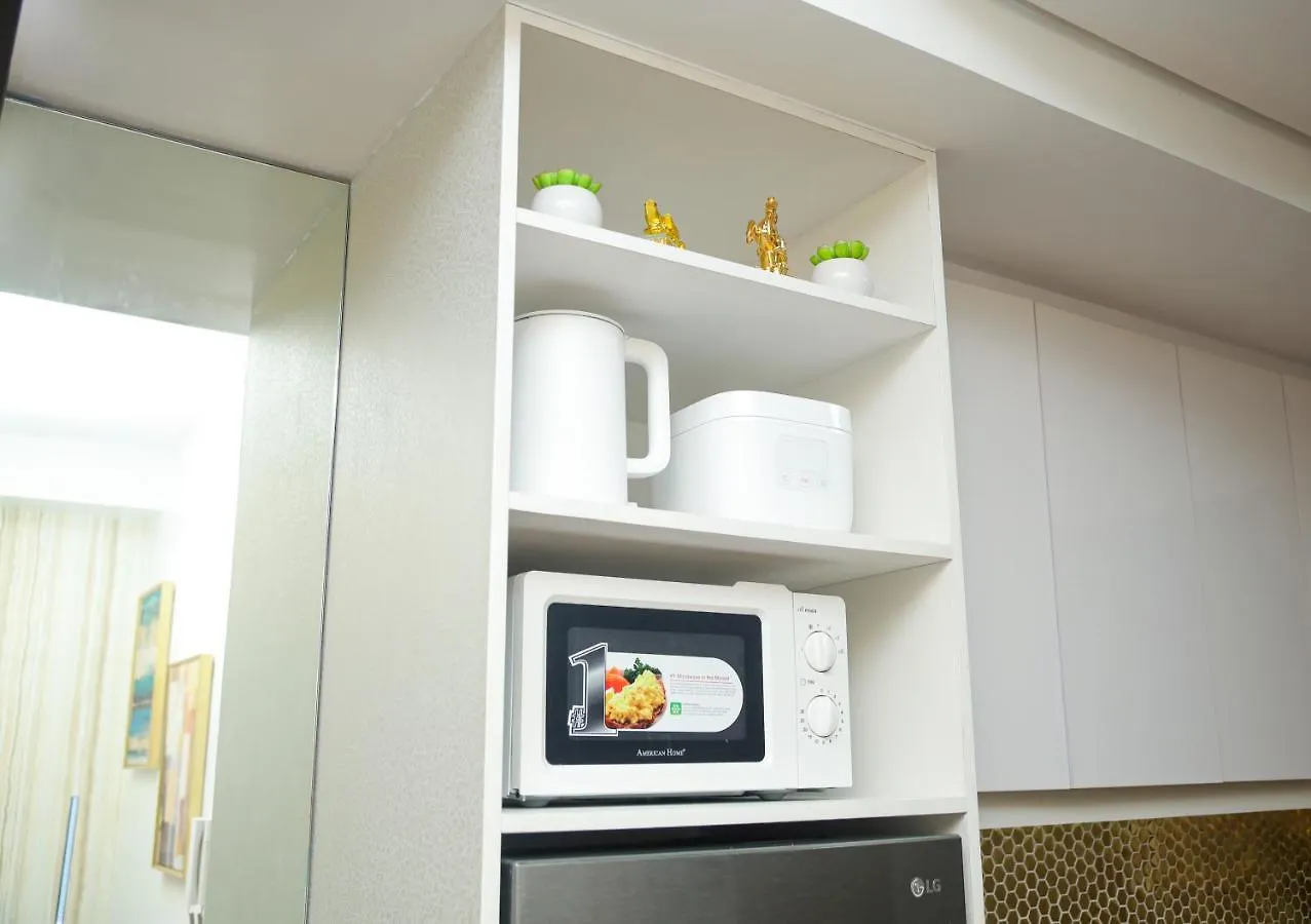 Aparthotel Shore2 Luxurious & Homely Suite Near Moa Manila Philippines